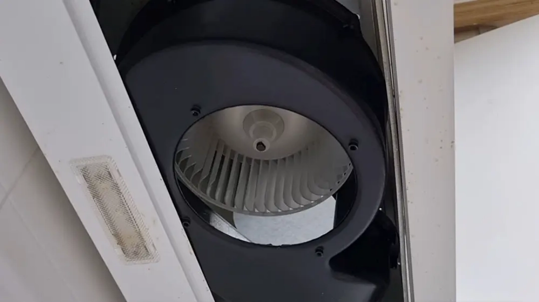 주방 후드 날개 끼운 모습