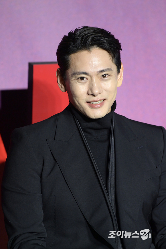 배우 유태오가 8일 오전 서울 용산구 CGV 용산아이파크몰점에서 열린 넷플릭스 오리지널 &#39;연애대전&#39; 제작발표회에 참석하고 있다. [사진=정소희 기자]