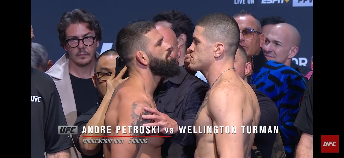 미들급 : 안드레 페트로스키 vs 웰링통 투르망