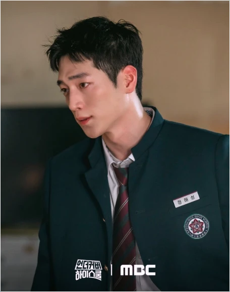 서강준, 언더커버 하이스쿨 명연기 화제! 숨겨진 정체는?