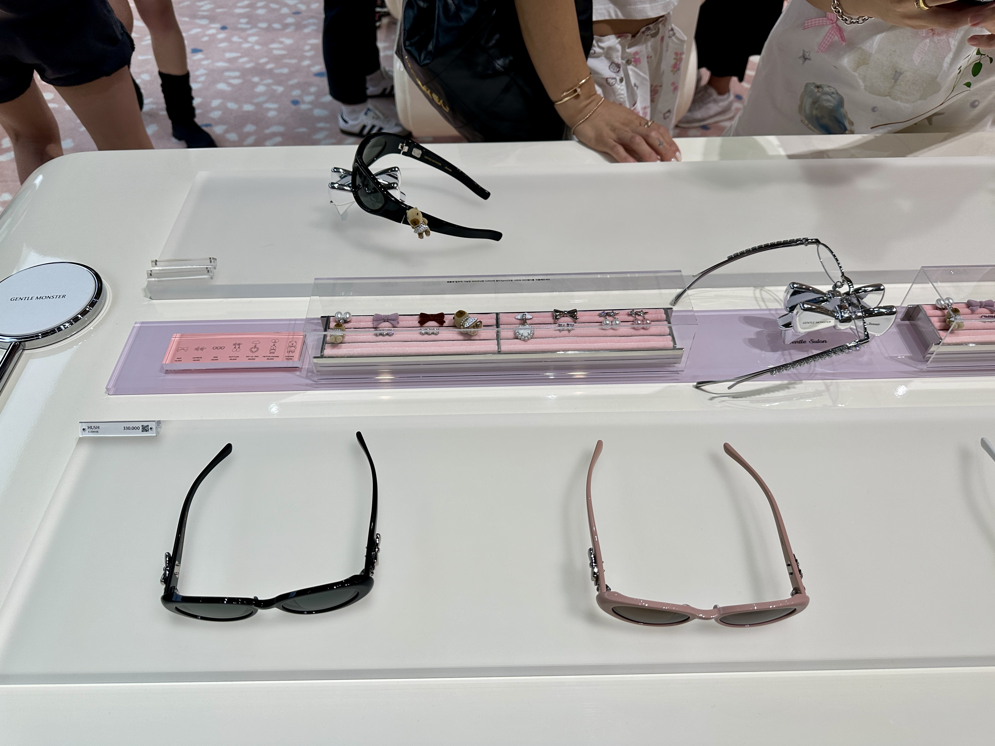 제니 X 젠틀몬스터 콜라보 제품