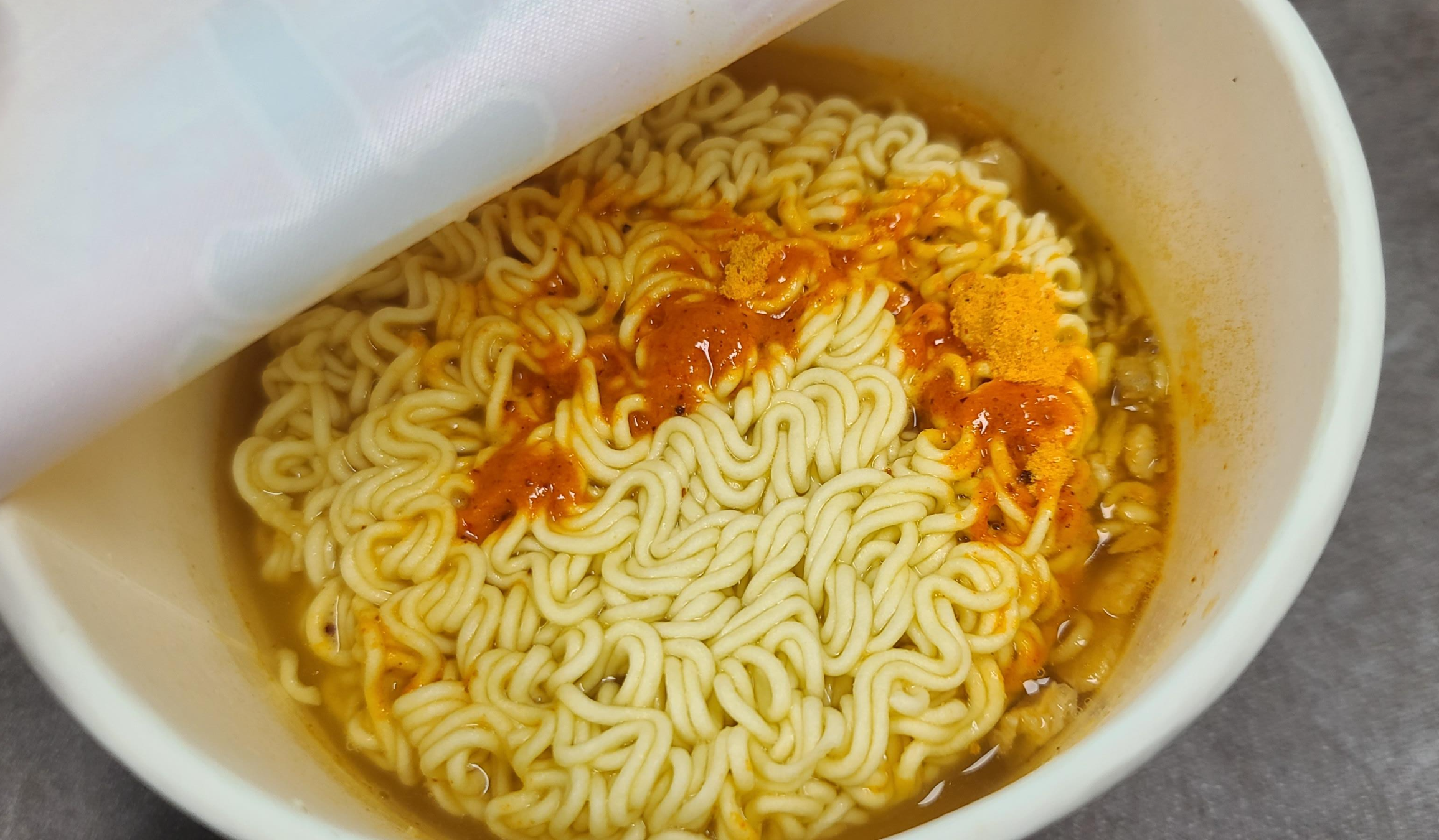 신제품라면 신라면툼바 농심 매콤꾸덕 농심신제품 조리법 내용물 전첨분말 물붓기