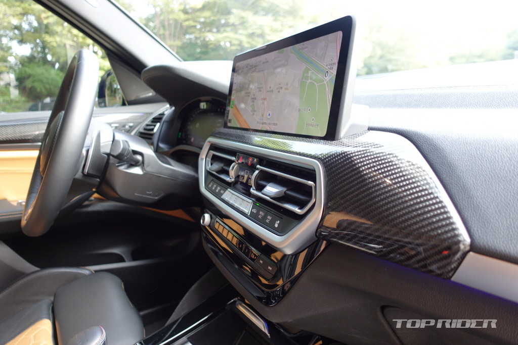 BMW X3 M&#44; 가성비로 경쟁 모델 압도