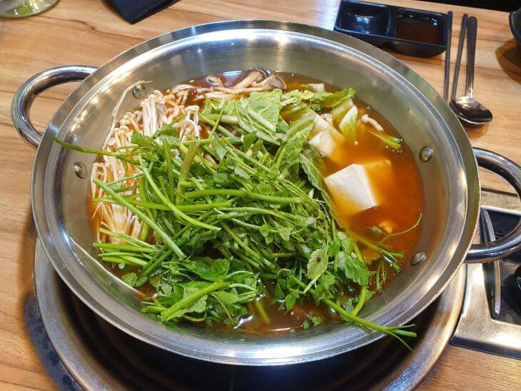 얼큰이샤브-칼국수