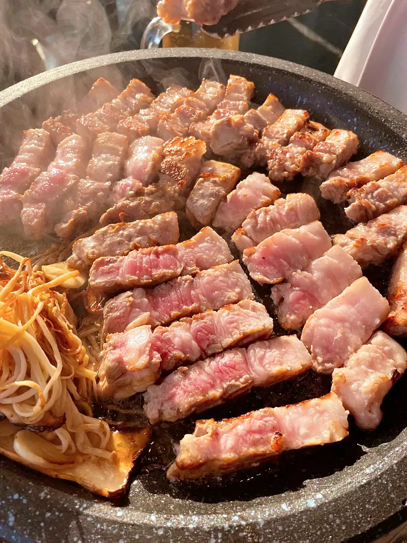소문의맛집 우리들의 차차차 배윤정 삼겹살, 목살, 소고기 등심, 훈제오리 맛있는 식당 마포 한강 합정 잠두봉선착장 맛집 위치 메뉴 가격 정보