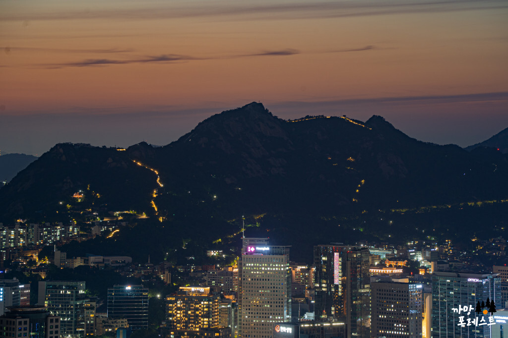 서울 남산타워 인왕산