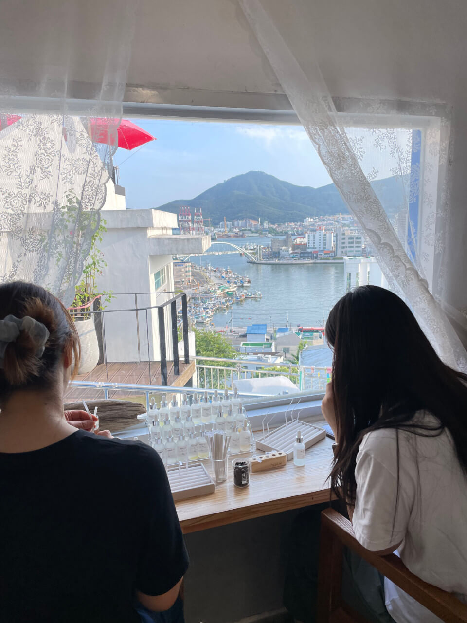 생생정보 믿고 떠나는 스타의 고장 배우 이동준과 함께한 통영 여행&#44; 만지도 연대도 배편&#44; 정숙이네 한상&#44; 통영 해상택시&#44; 향수공방 루미노소&#44;동피랑와팡