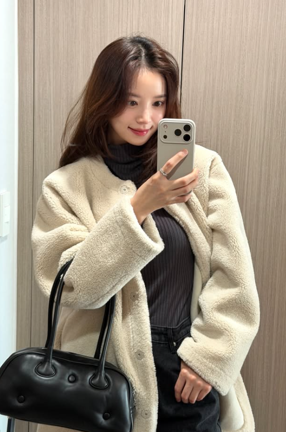 출근룩으로 참고하기 좋은 하트시그널 김지영 자켓