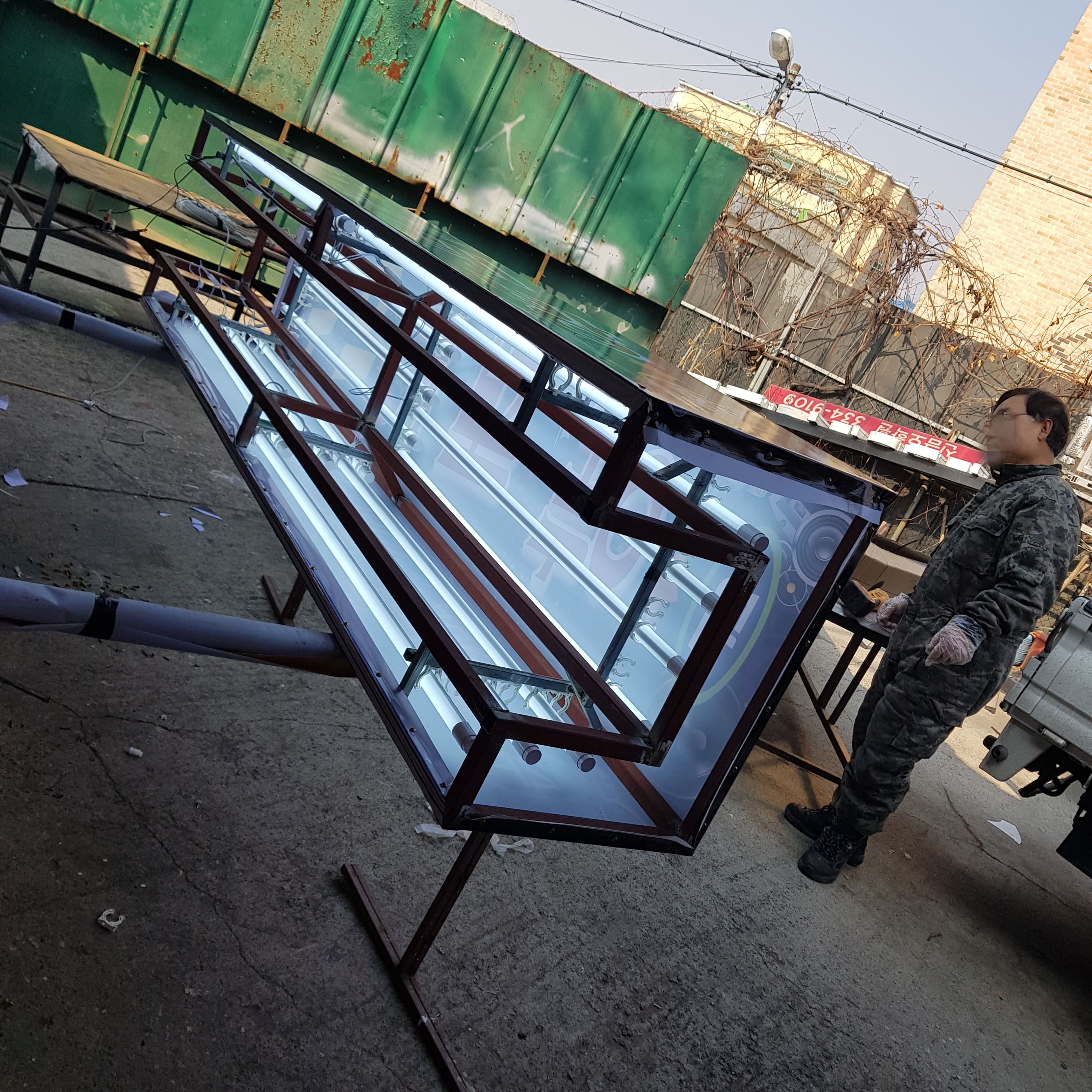 짜이노래방-등조립