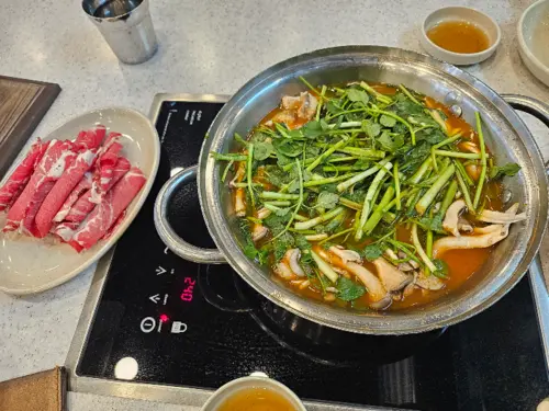 버섯샤브칼국수
