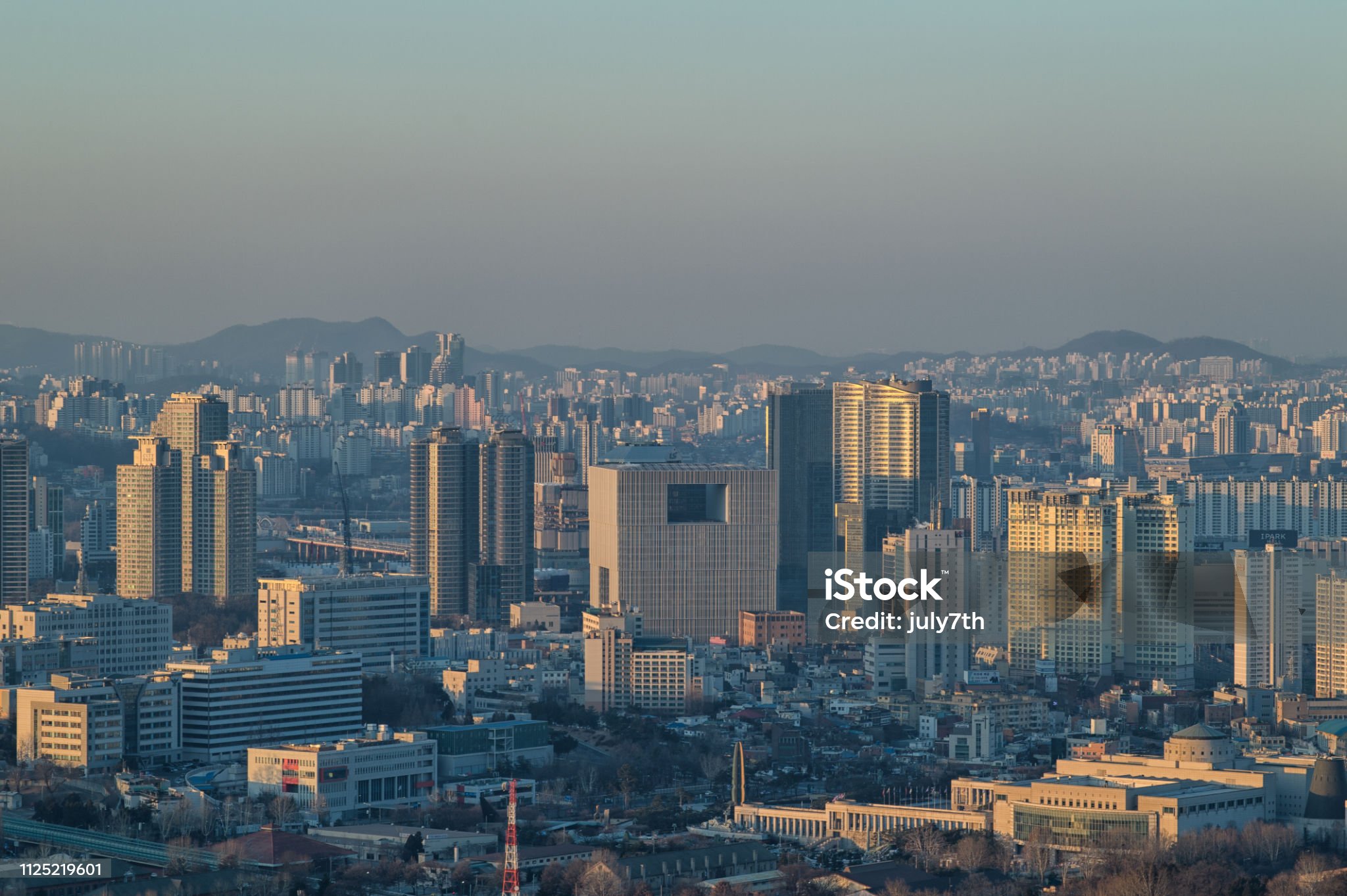 대한민국 역대 대통령 통치기간 국민경제 성장 및 안정성 대비 윤석렬 정부의 경제성과 분석 이미지