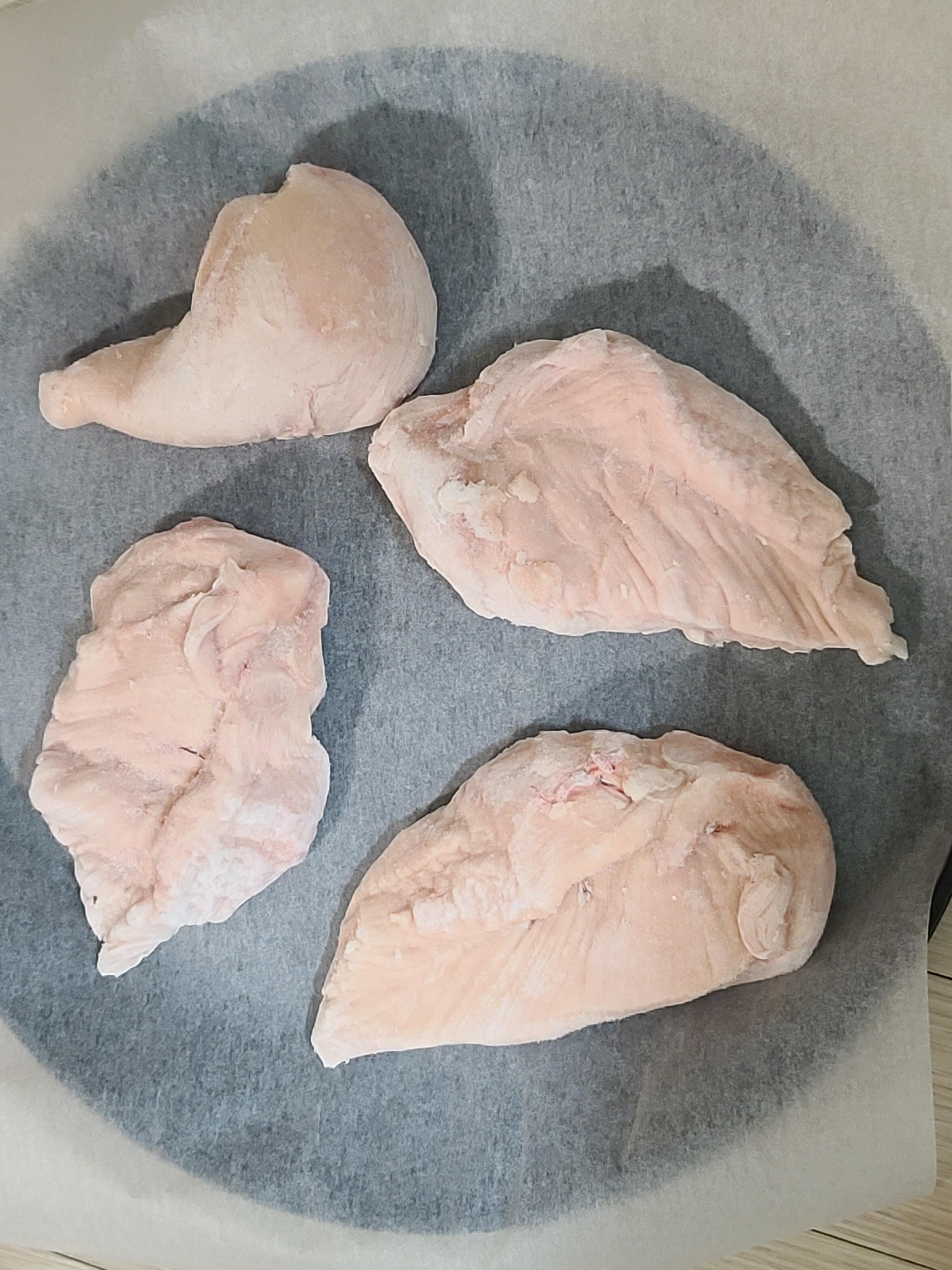 사람말 알아듣는 고양이. 사료를 먹지않는 고양이.