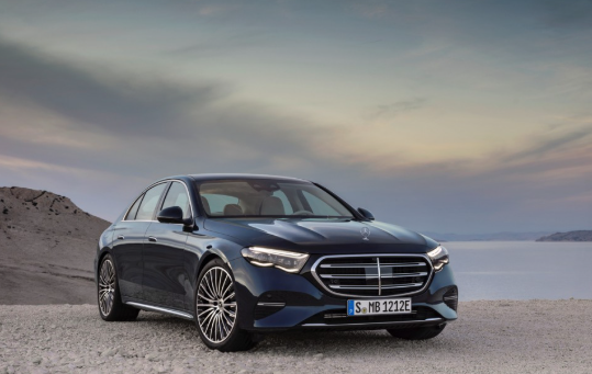 벤츠 E220d 모습