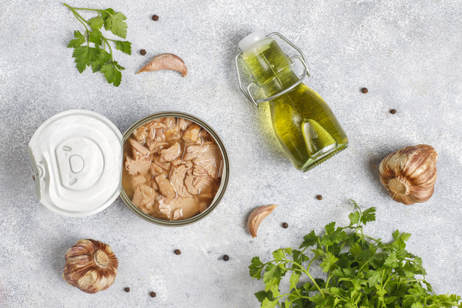 canned-fish-tin-cans-salmon-tuna-mackerel-sprats-900