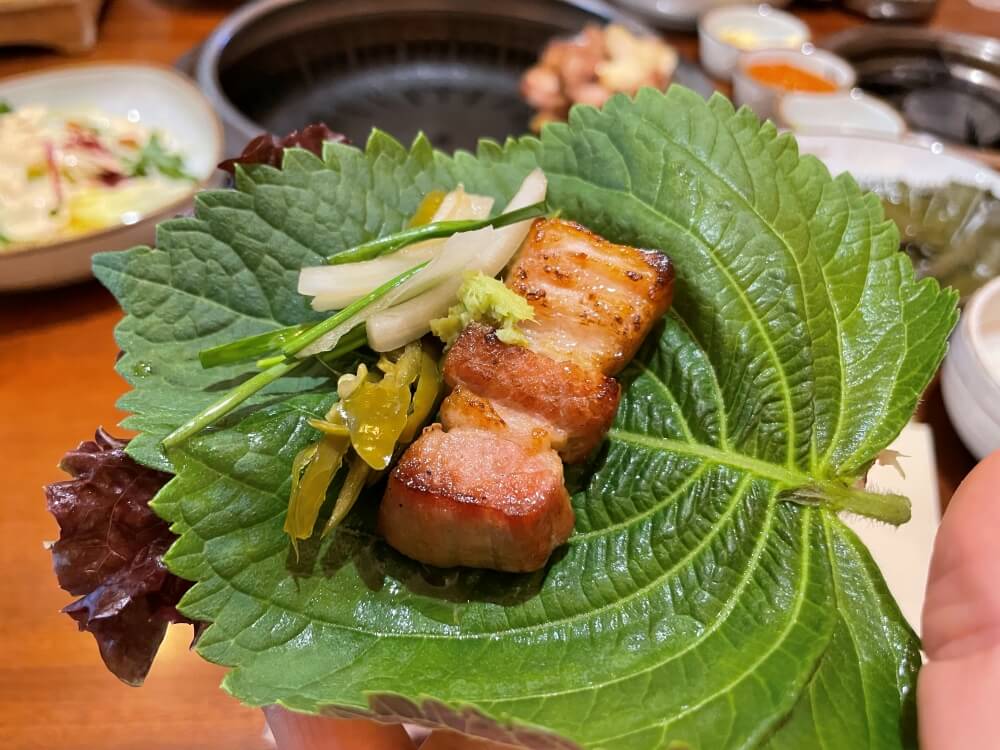 금고깃집-눈꽃목살-한쌈-모습