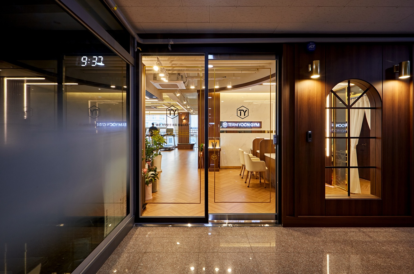 헬스장외부인테리어