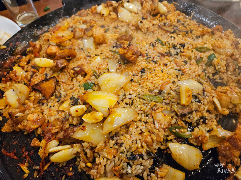 김치 솥뚜껑 삼겹살 볶음밥