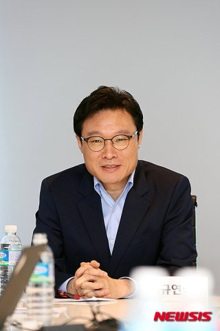 이규연 홍보수석 정치 활동
