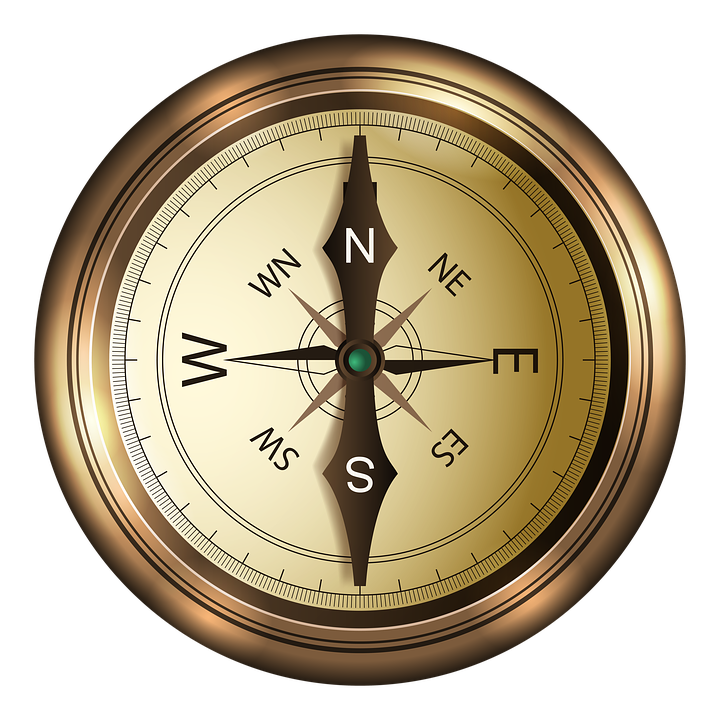 정북 방향을 향하는 나침반