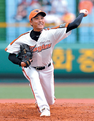 류현진 한화 복귀 8년 170억원 계약 잭팟 송진우 최고령 등판 기록