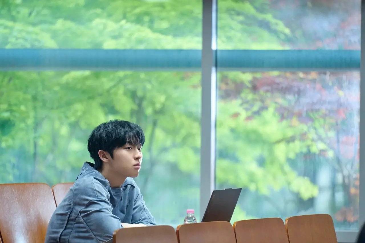 최민식 최현욱 맨 끝줄 소년 줄거리 몇부작 원작 연극 결말