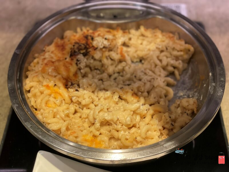 홍콩공항 캐세이퍼시픽 더덱 라운지음식3