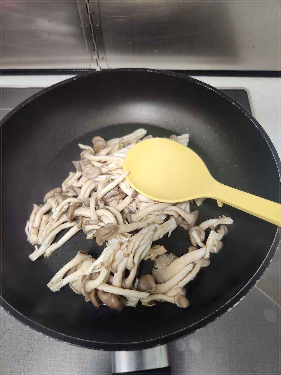 느타리버섯 볶기