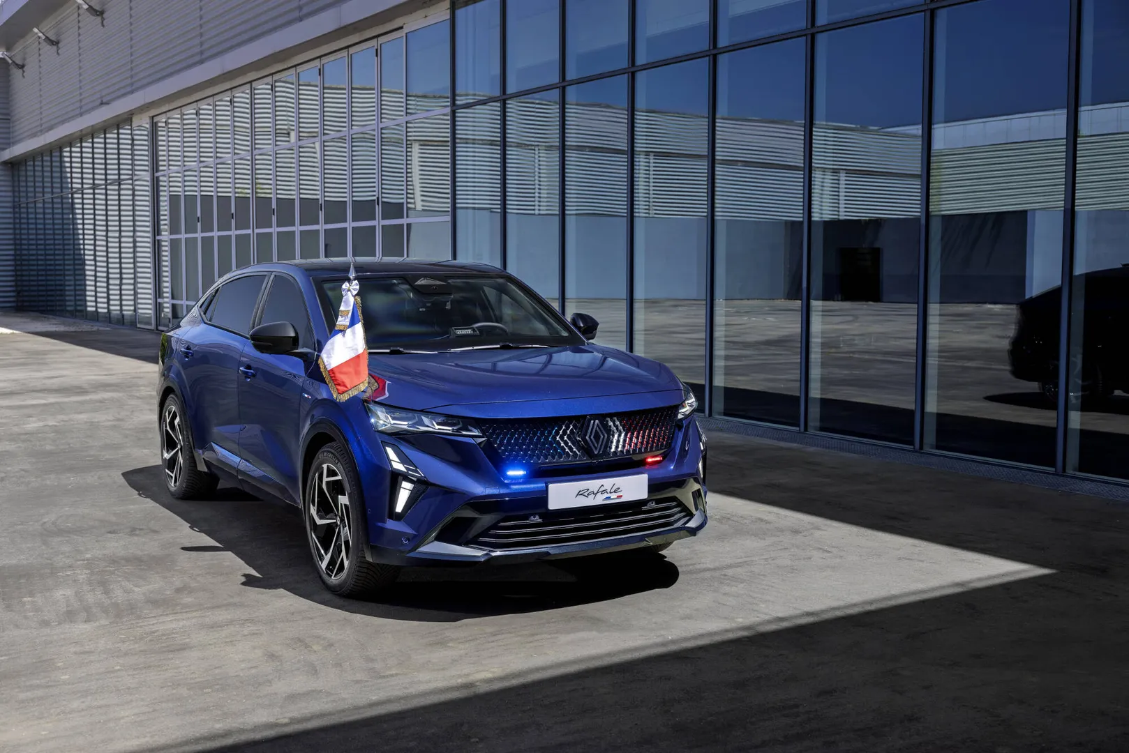 르노 라팔 프레지덴셜 차량 이미지