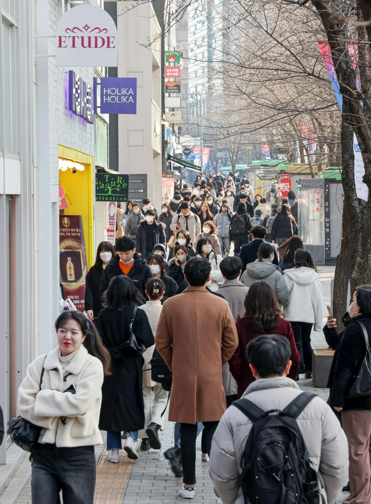 신촌역 연세로 일대.