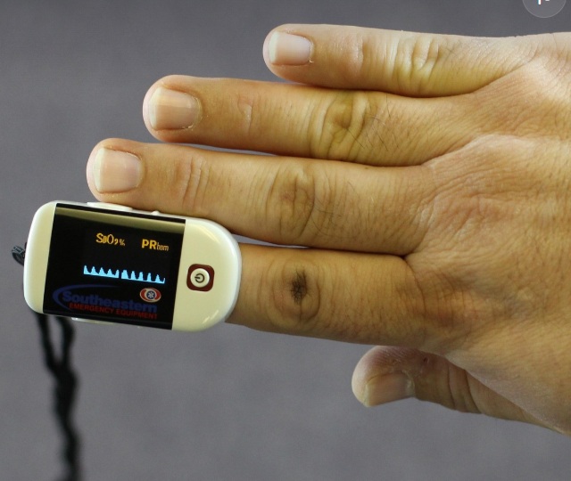 활성산소 측정기로 측정하는 모습