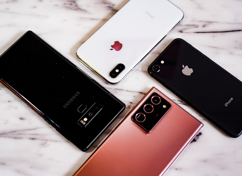 소형 전자기기 청소: 먼지 제거와 세척 방법