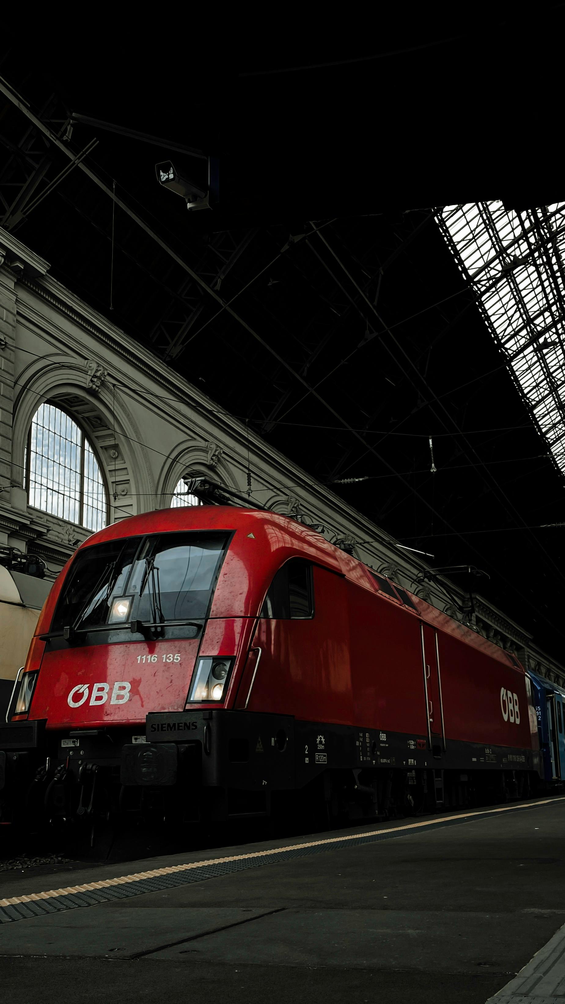 OBB 열차 사진입니다