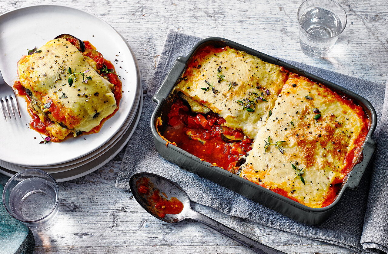 그리스의 전통과 신선함이 어우러진 요리: 무사카와 샐라타