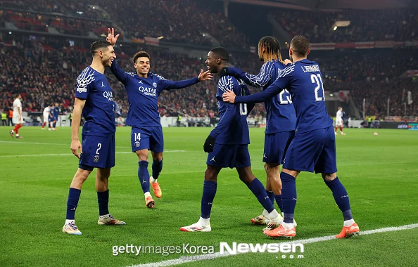 뎀펠레의 골로 환호하는 선수들-(게티이미지 출저)