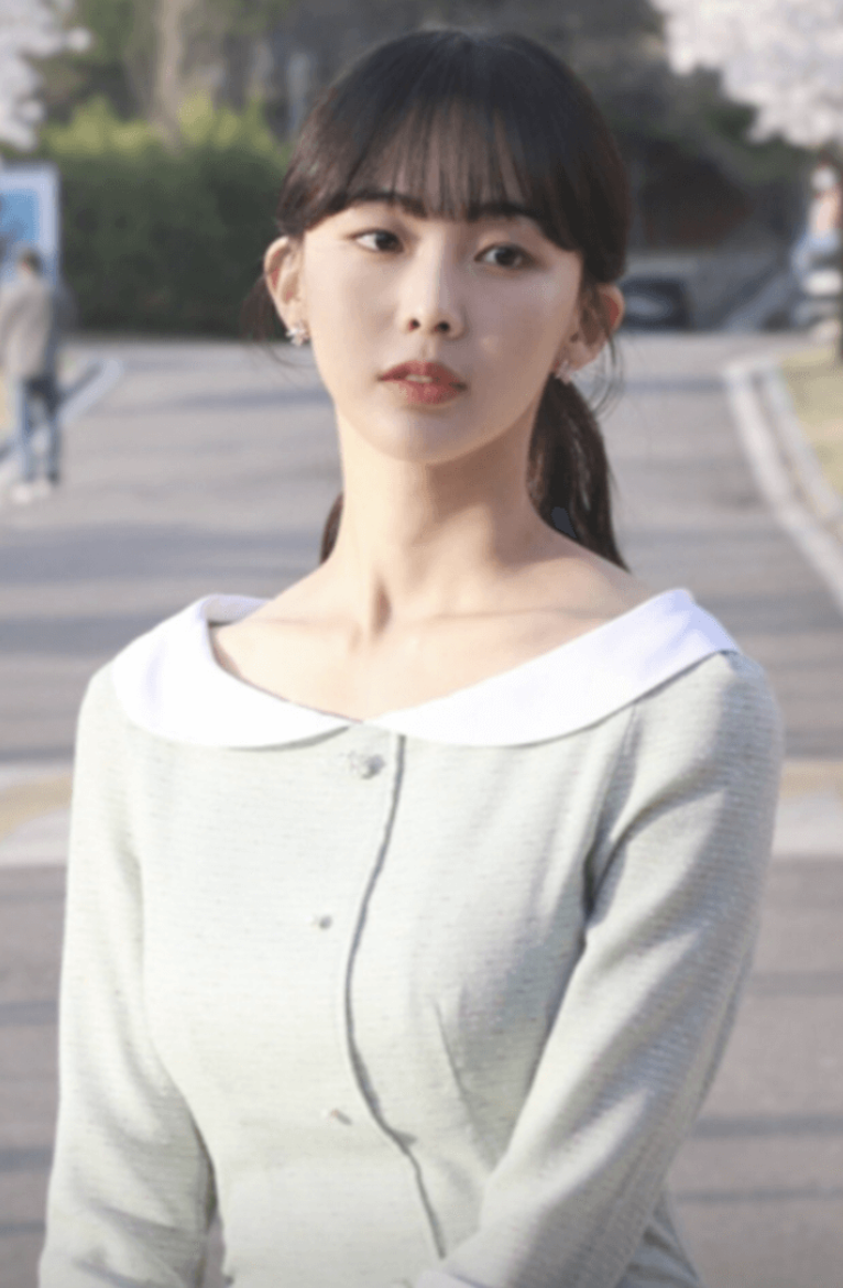 금새록 외모