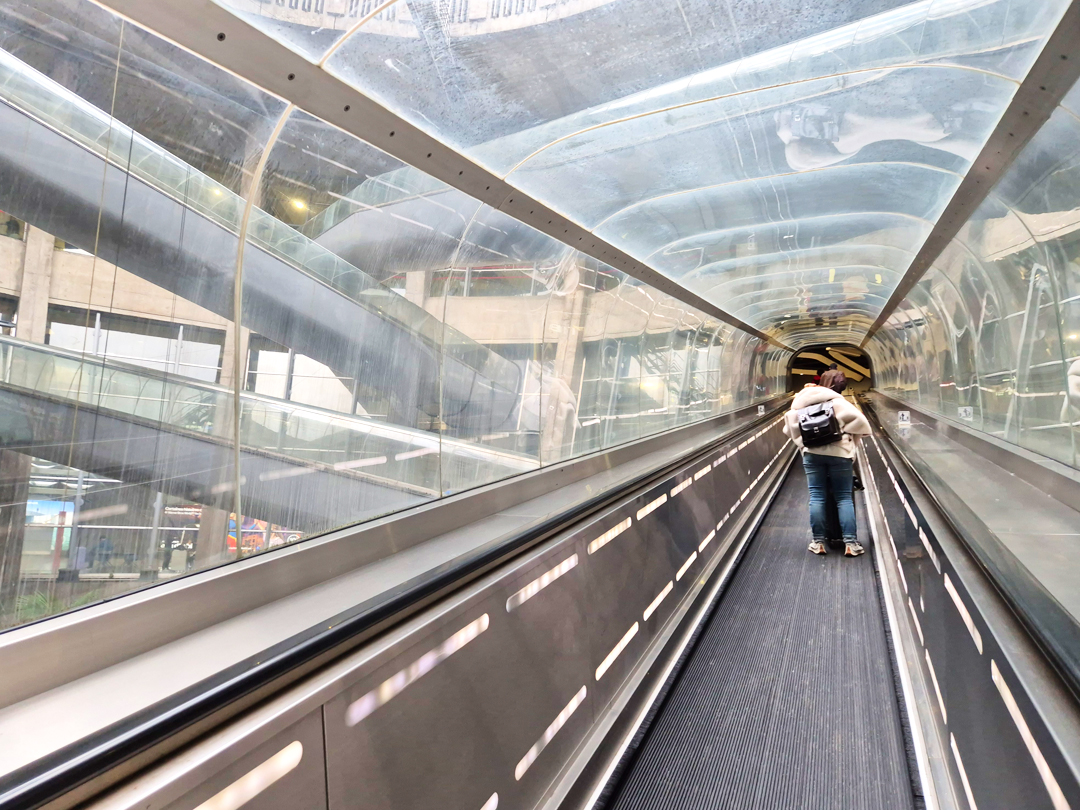 샤를 드 골 공항 제 1터미널 풍경