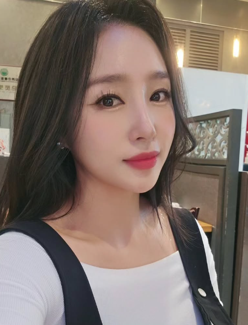채윤 가수