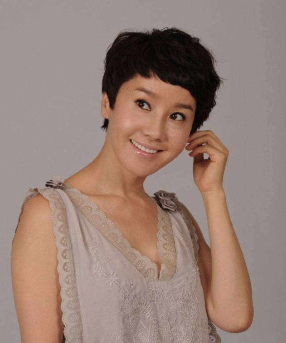 박혜경 프로필 화보