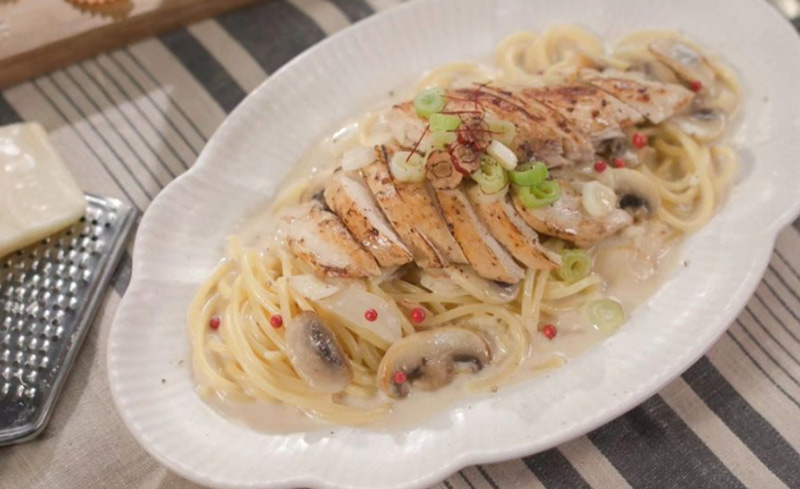 박탐희 보양삼계파스타 플레이팅 된 이미지