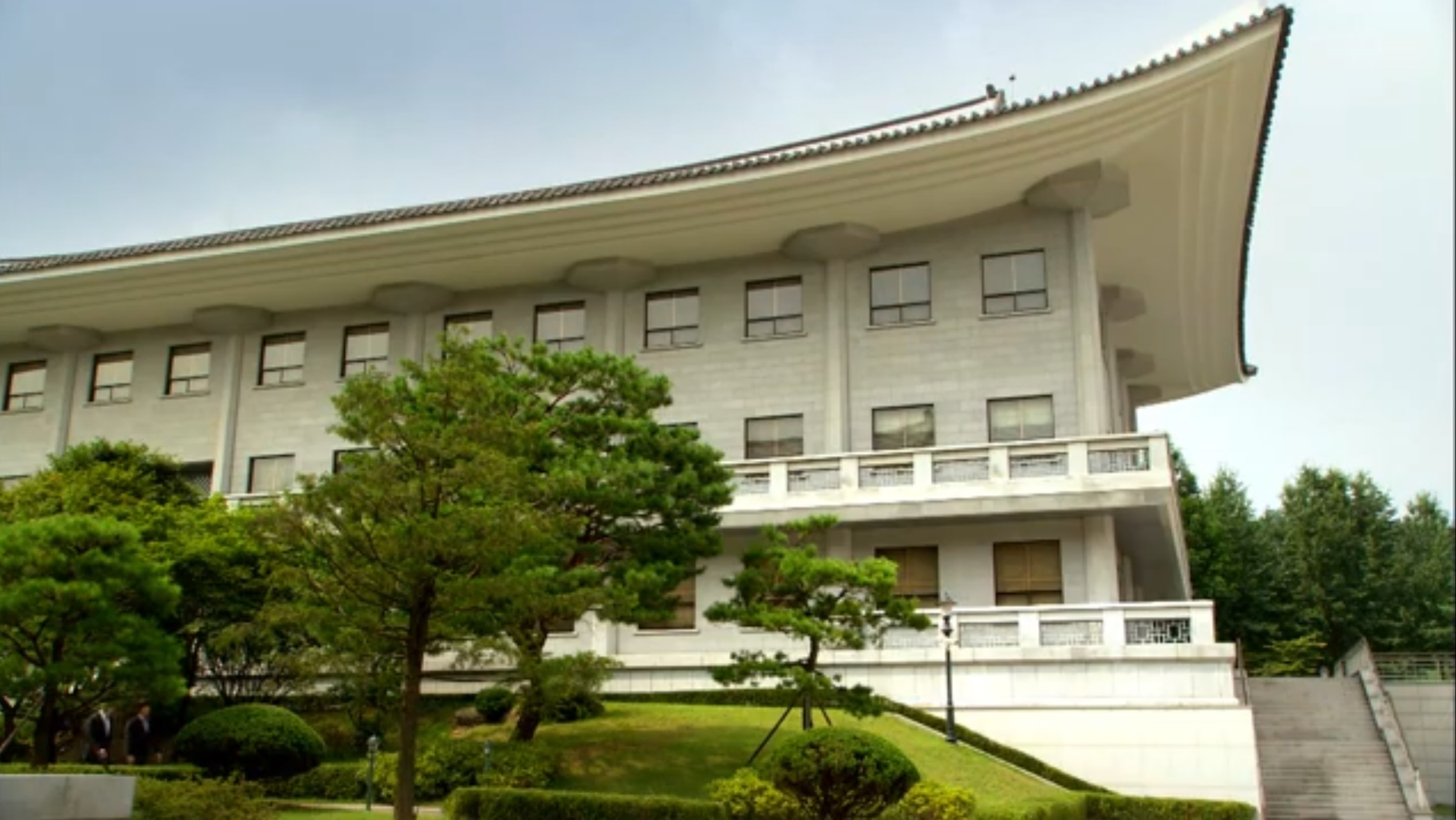 청남대 외관이 보이는 드라마 장면