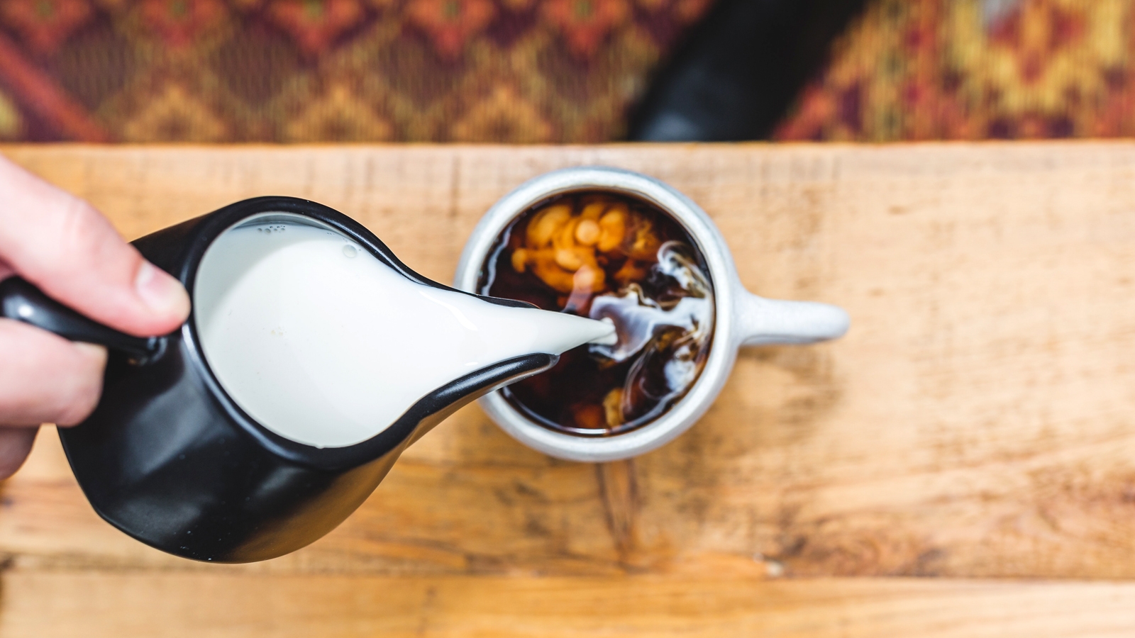 공복 커피 섭취 위벽 손상 역류성 식도염