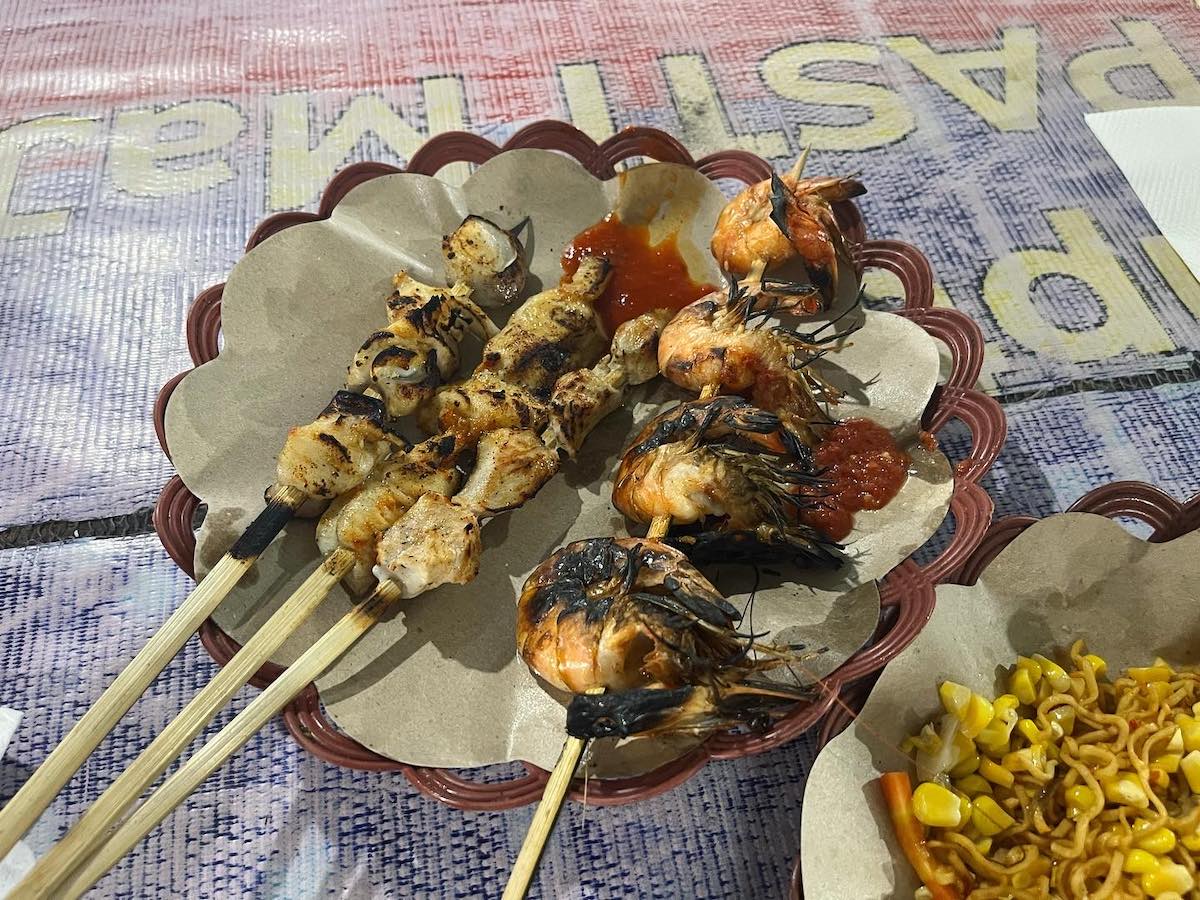 길리 트라왕안 야시장