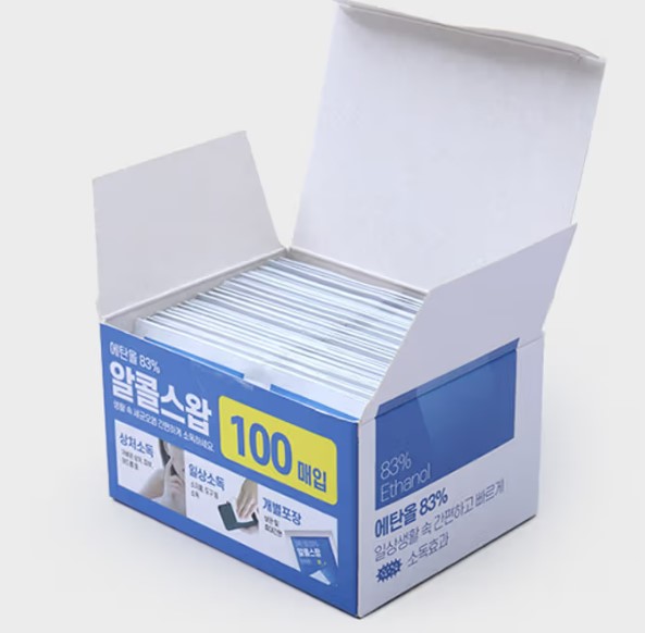 알콜 스왑으로 휴대폰 닦기&amp;#44; 환절기 감기 예방에 정말 효과 있을까?