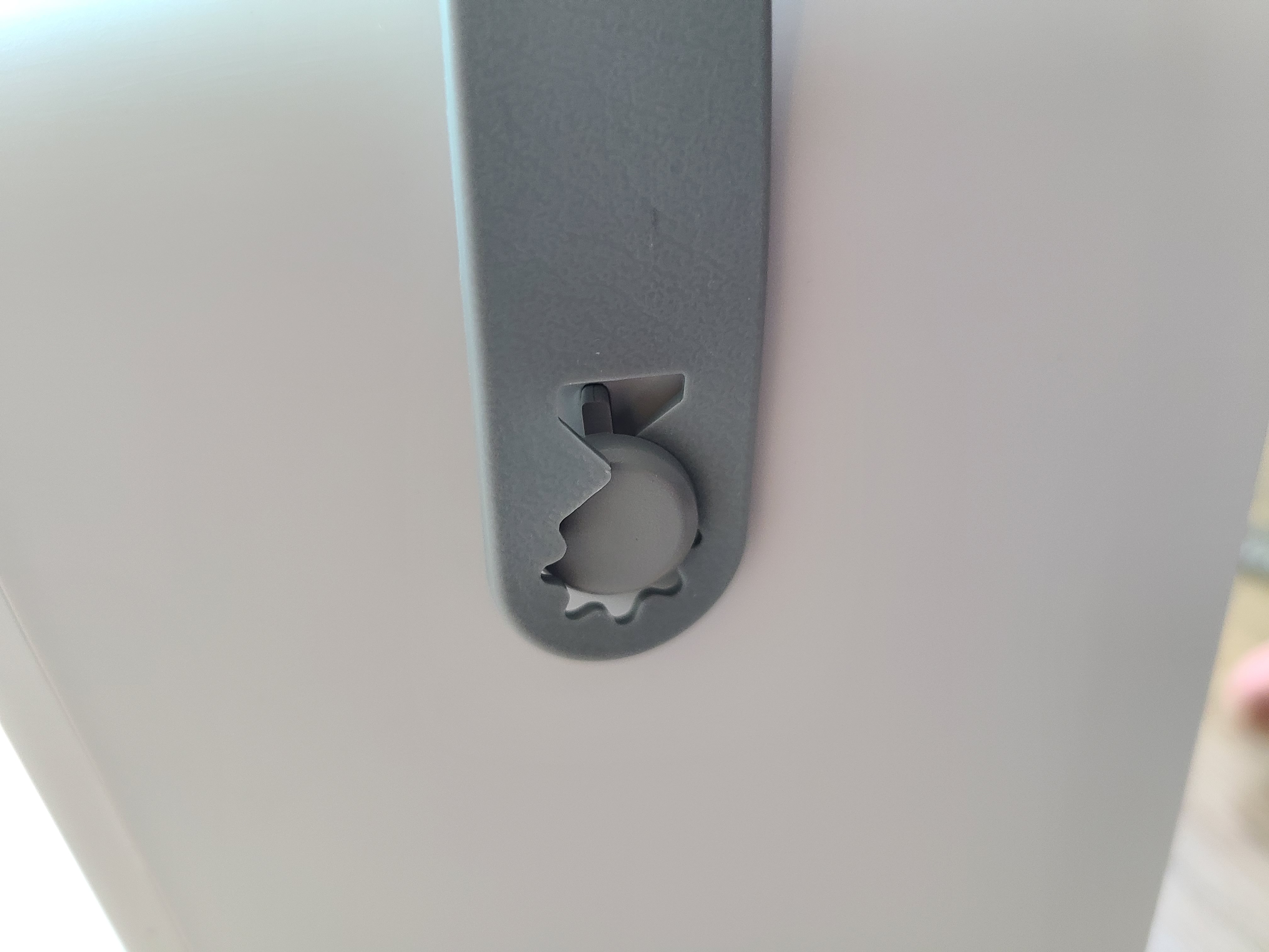 한일 미니온풍기 옆면에 손잡이 부착부분