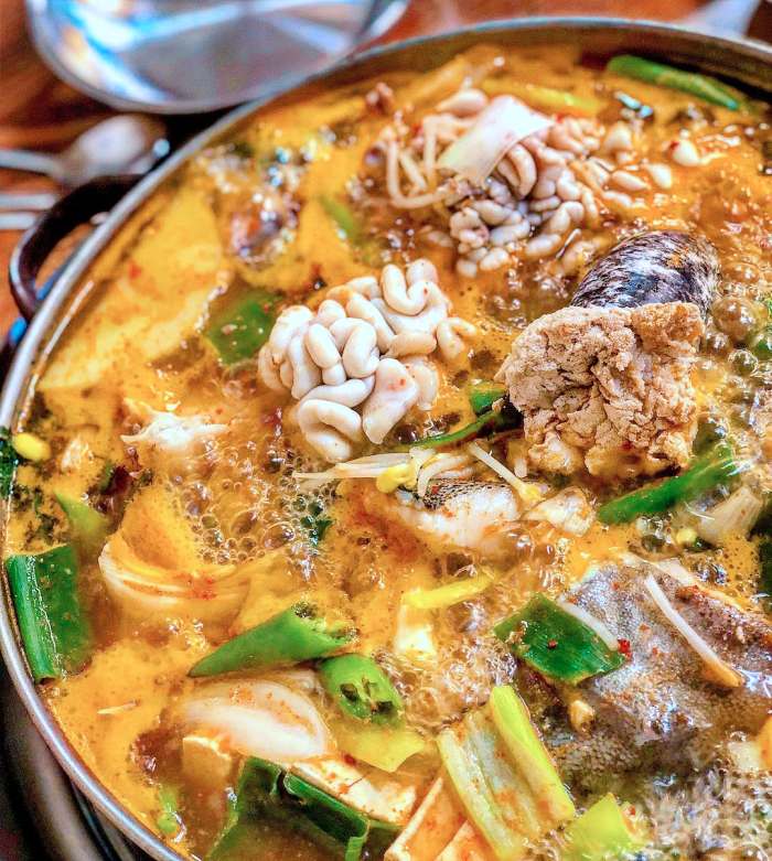 토요일은밥이좋아 토밥좋아 천안 감칠맛 생태찌개 맛집