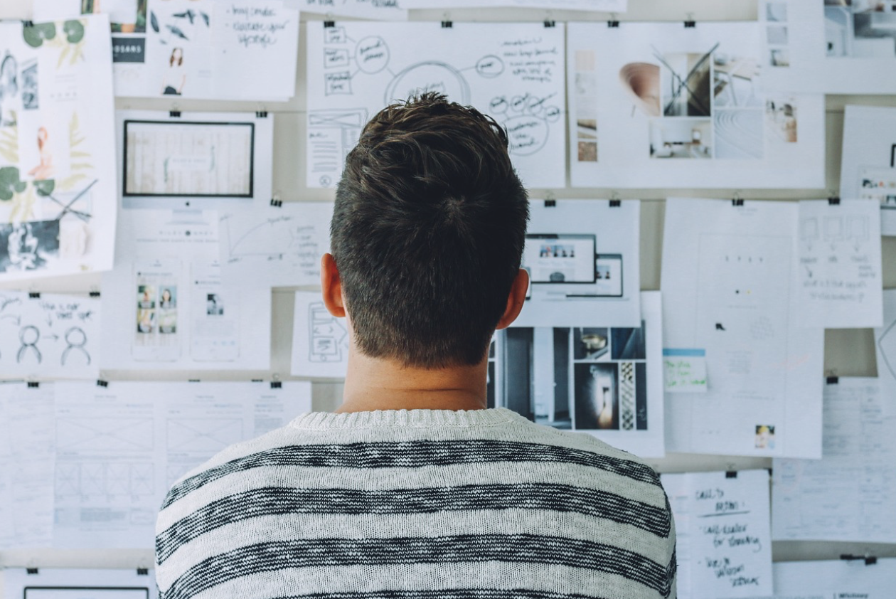 직장인 + 1인 기업 = 하이브리드 경제활동 시대의 도래– 월급에 의존하지 않는 새로운 경제적 자유 모델