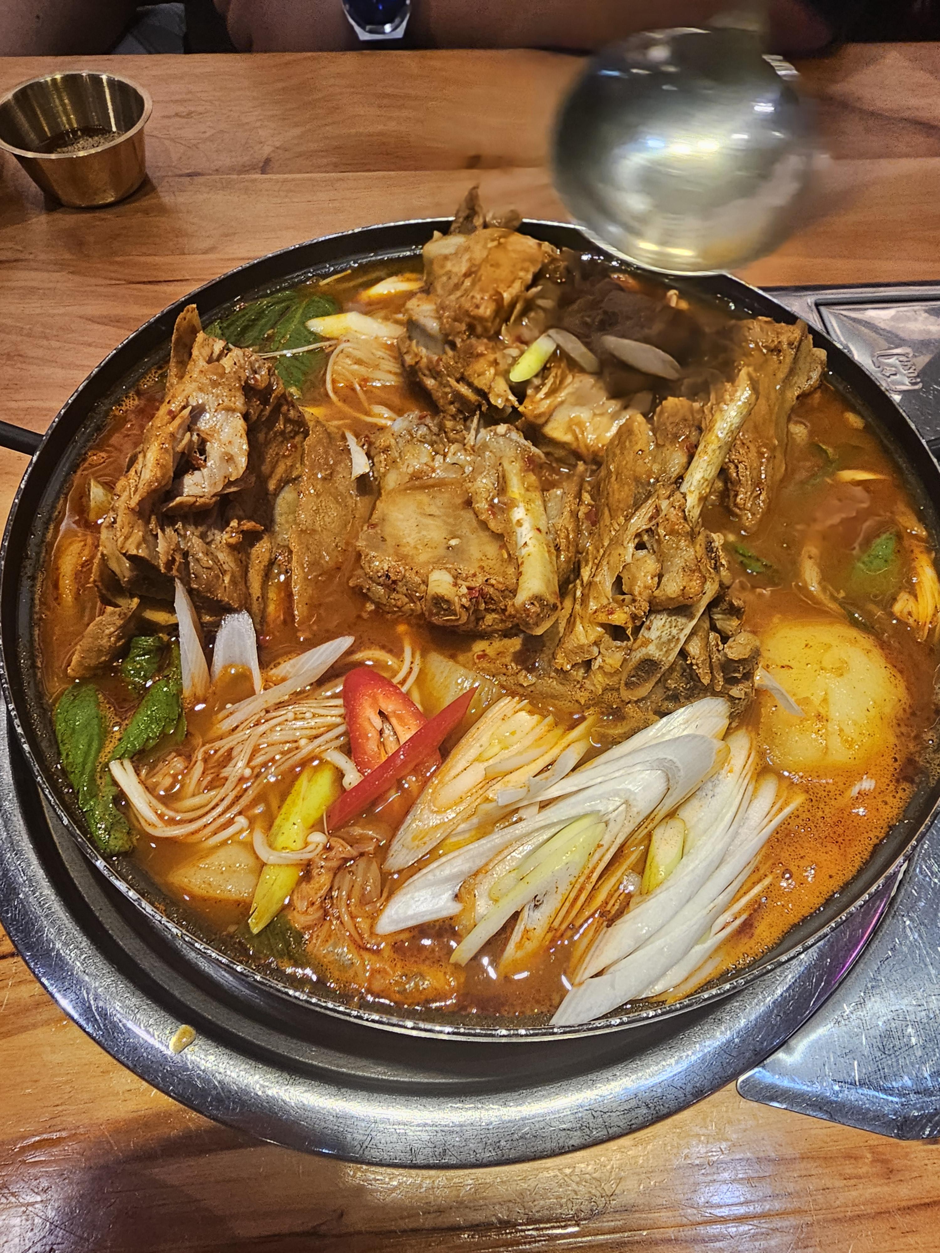 벙커원 BUNKER1 감자탕