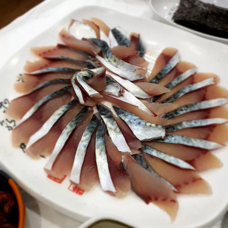 제주 협재 고등어회 '사형제횟집'