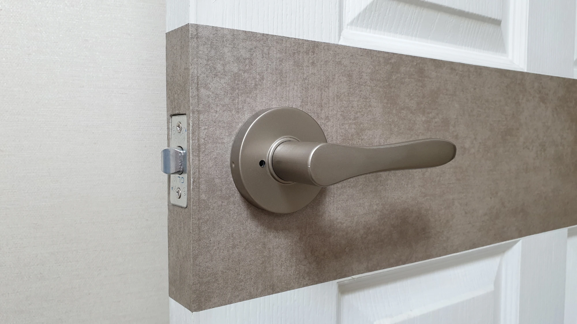 바깥쪽 방문 손잡이