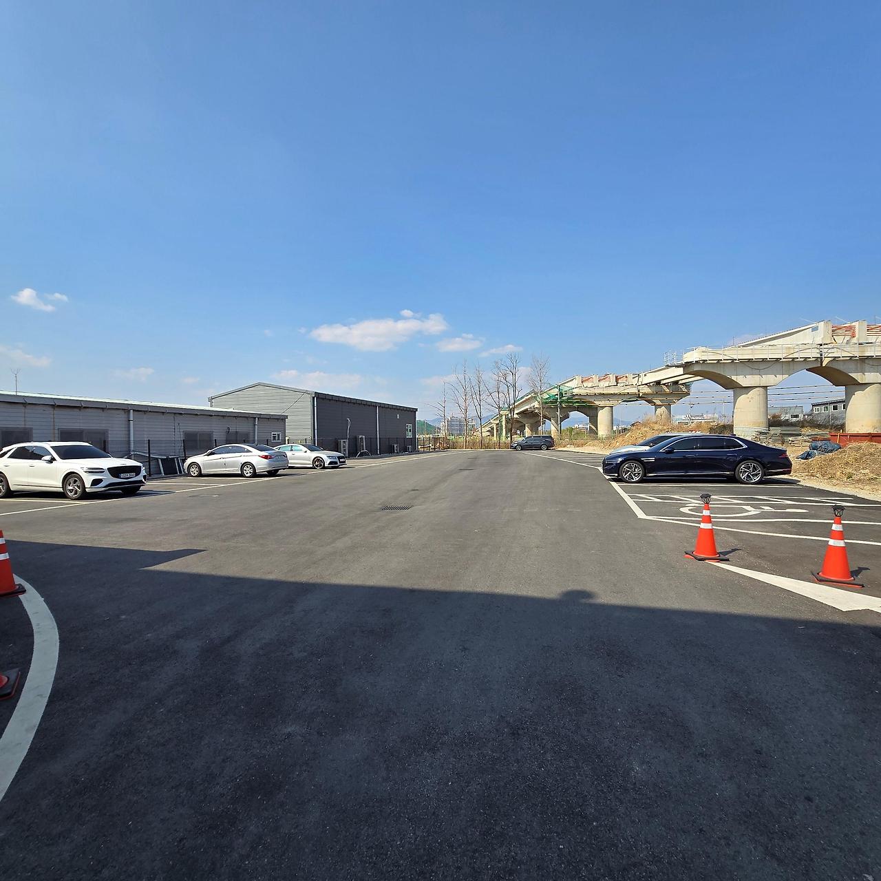 짬뽕지존-넓은-주차장